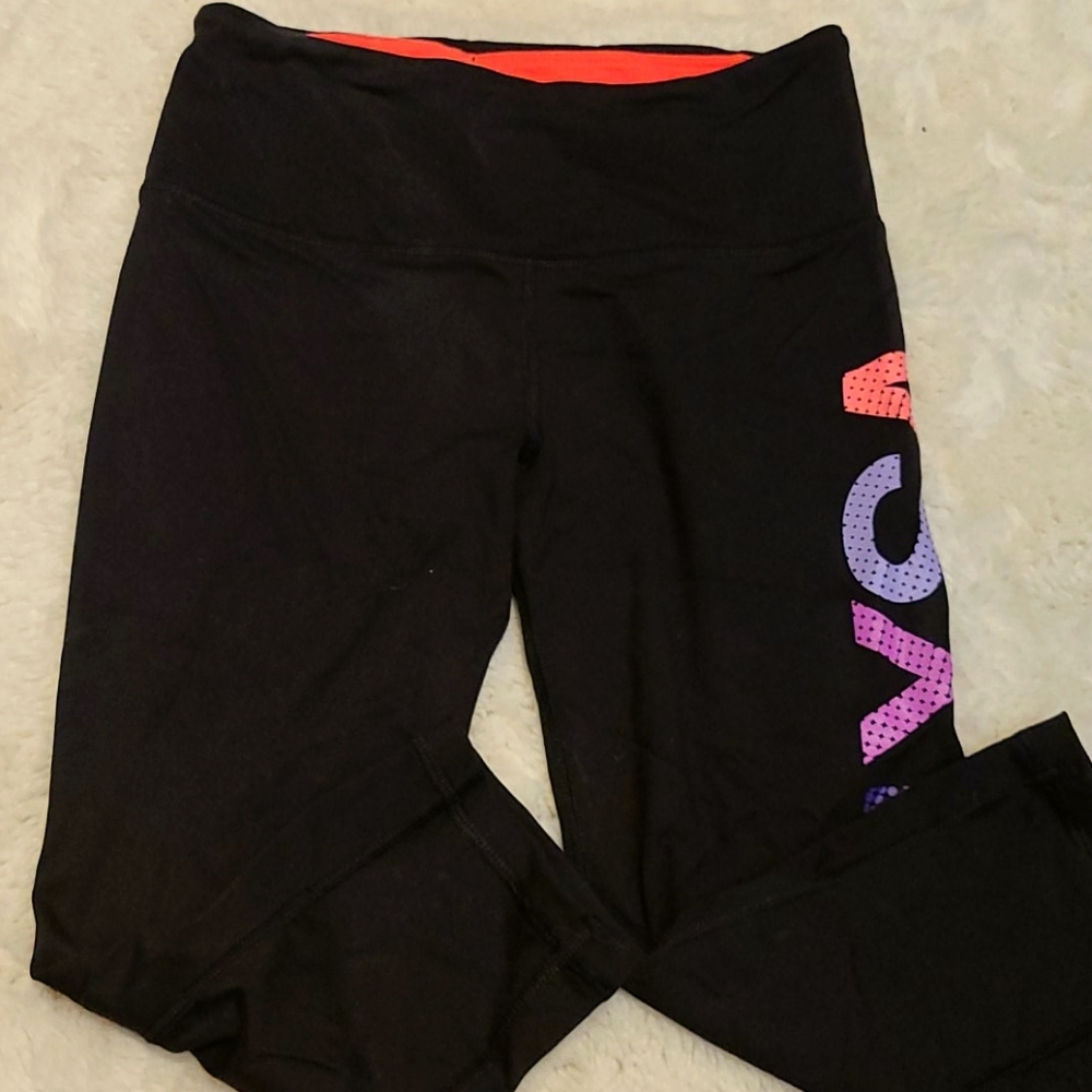 Knockout by Victoria's Secret Sport Crop Leggings